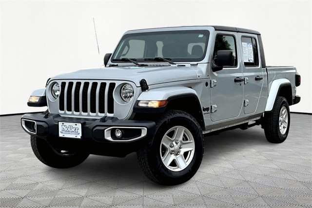 Pre-Owned 2023 Jeep Gladiator Sport 4WD