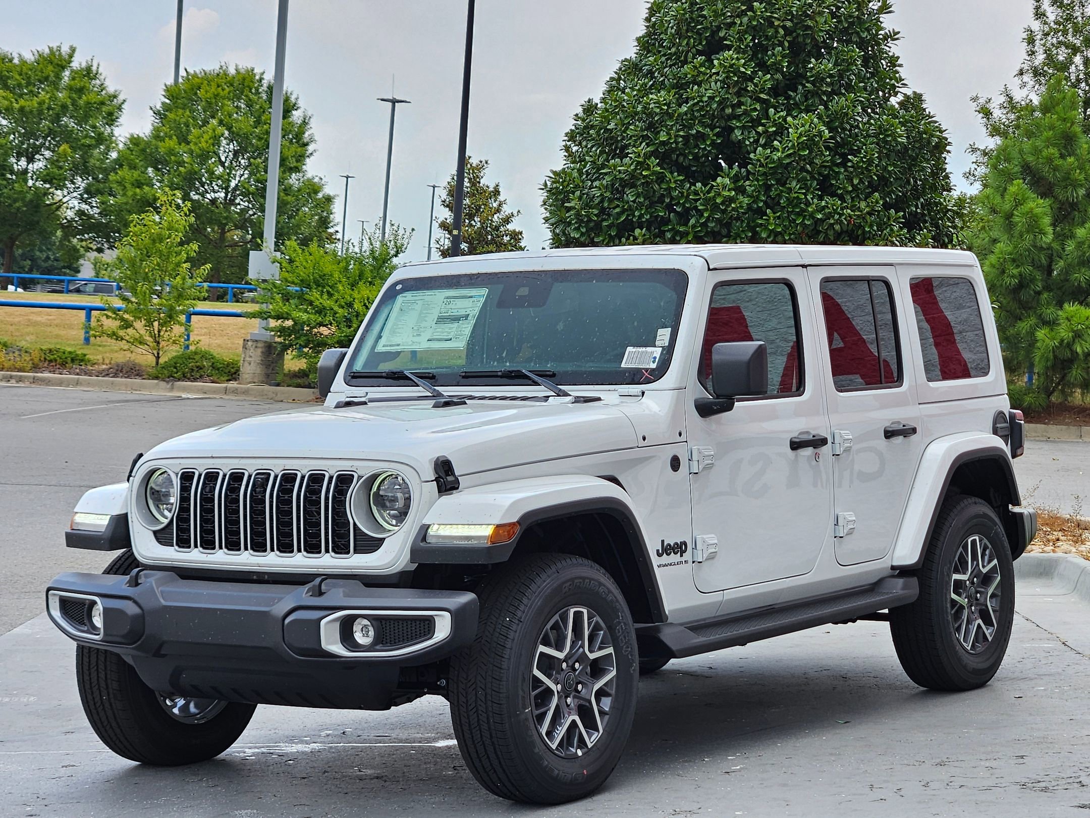2025 Jeep Wrangler Sahara photo 3