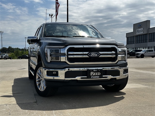 2025 Ford F-150 Lariat photo 2