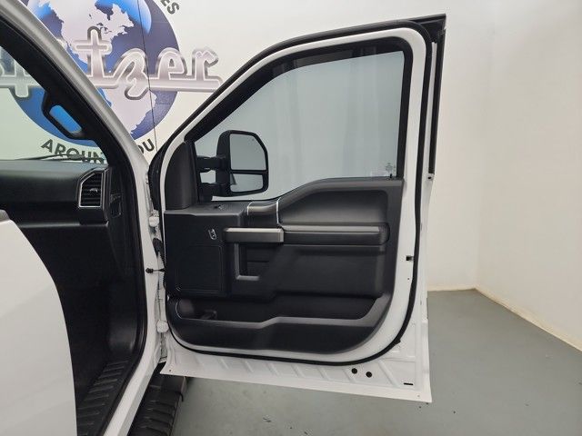2016 Ford F-150 XLT photo 25