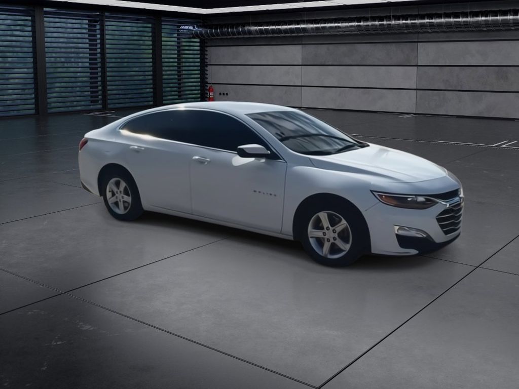 2023 Chevrolet Malibu 1LT photo 2