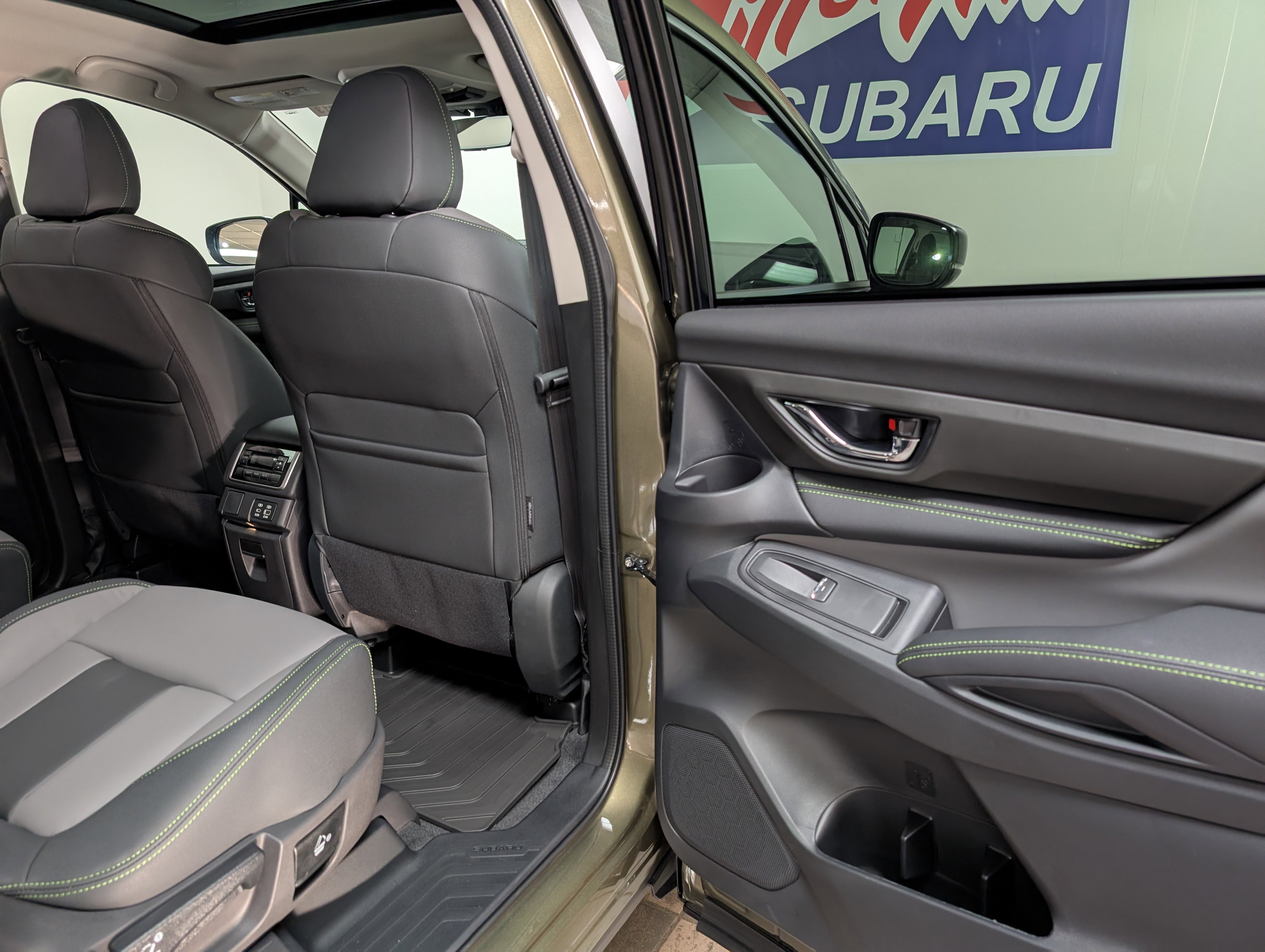 2025 Subaru Ascent Onyx Edition photo 18