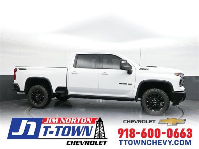 2025 Chevrolet Silverado HD LTZ's photo