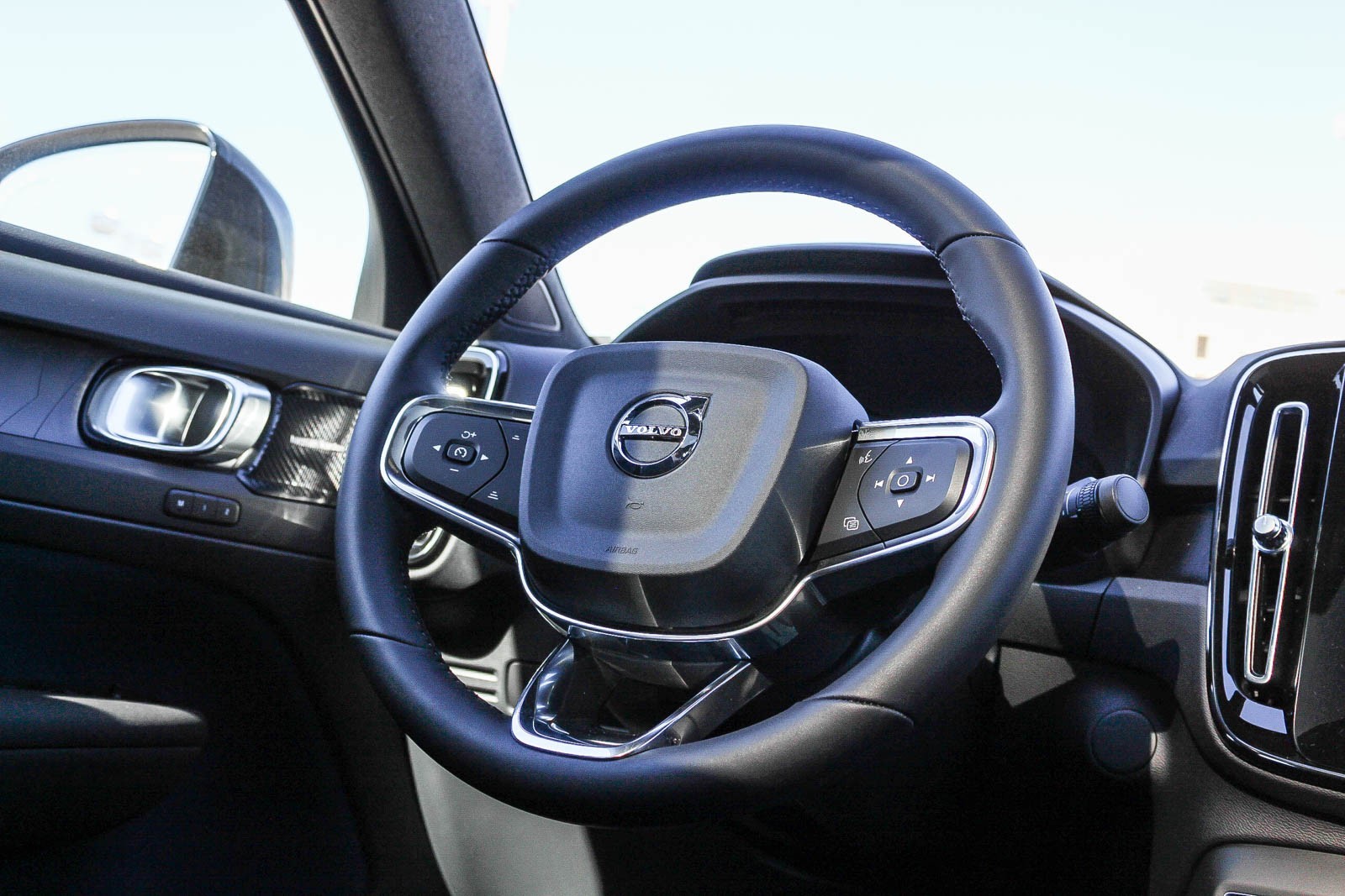 2023 Volvo C40 Recharge Ultimate photo 14