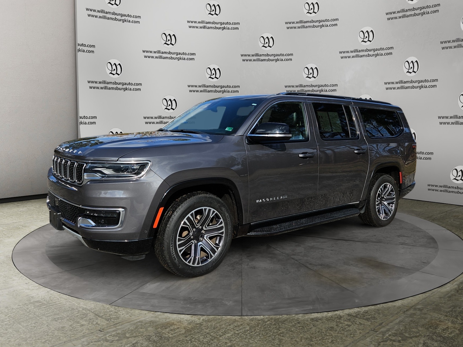 2024 Jeep Wagoneer L Series II's photo
