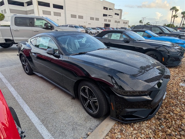 2025 Ford Mustang EcoBoost photo 2