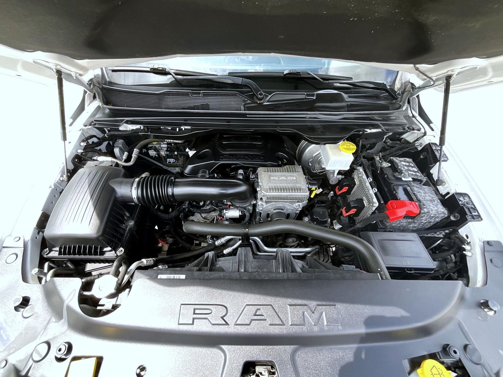 2020 Ram 1500 Laramie photo 24