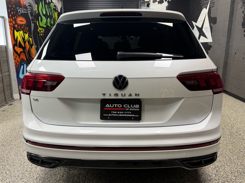 2023 Volkswagen Tiguan SE R-Line Black photo 4