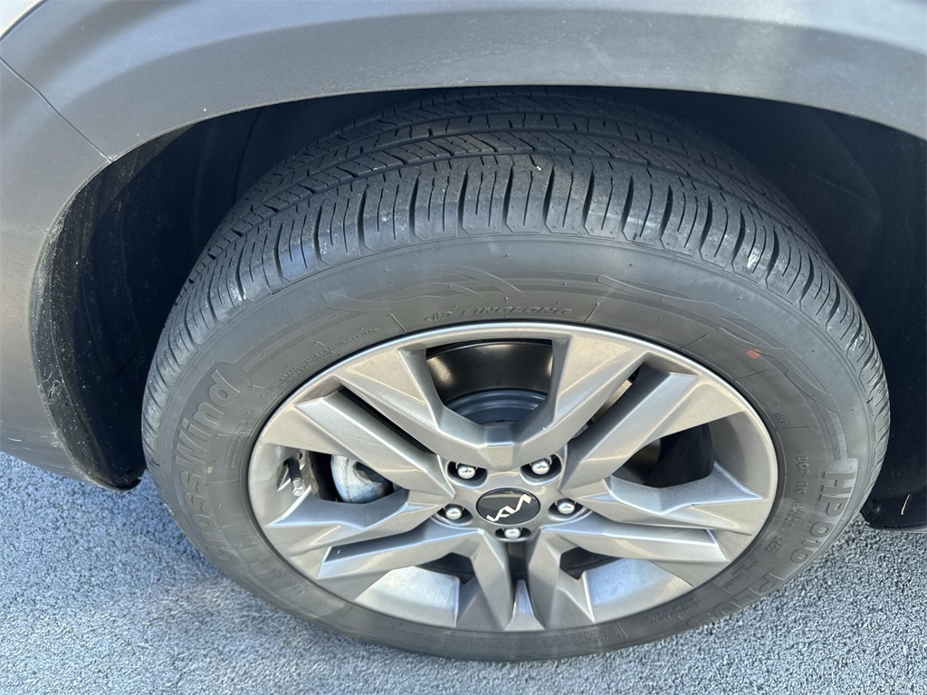 2022 Kia Seltos LX photo 16