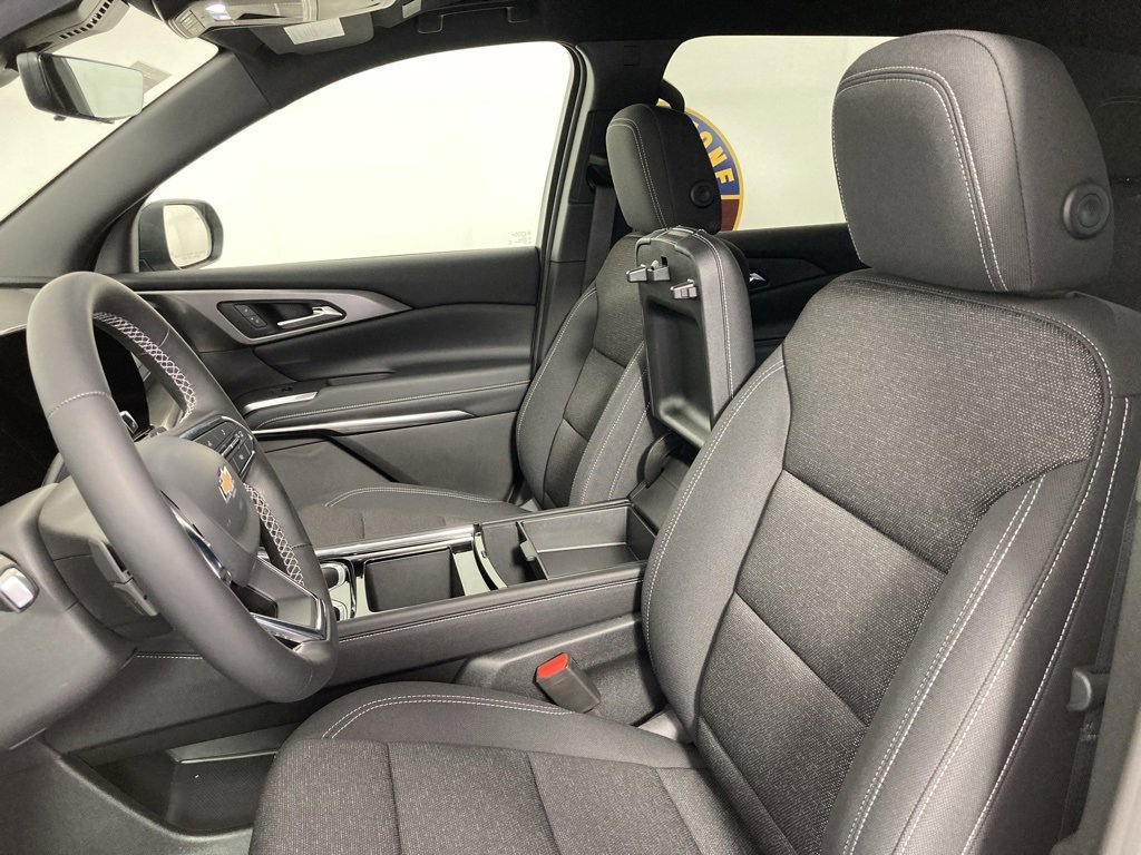 2026 Chevrolet Traverse photo 9