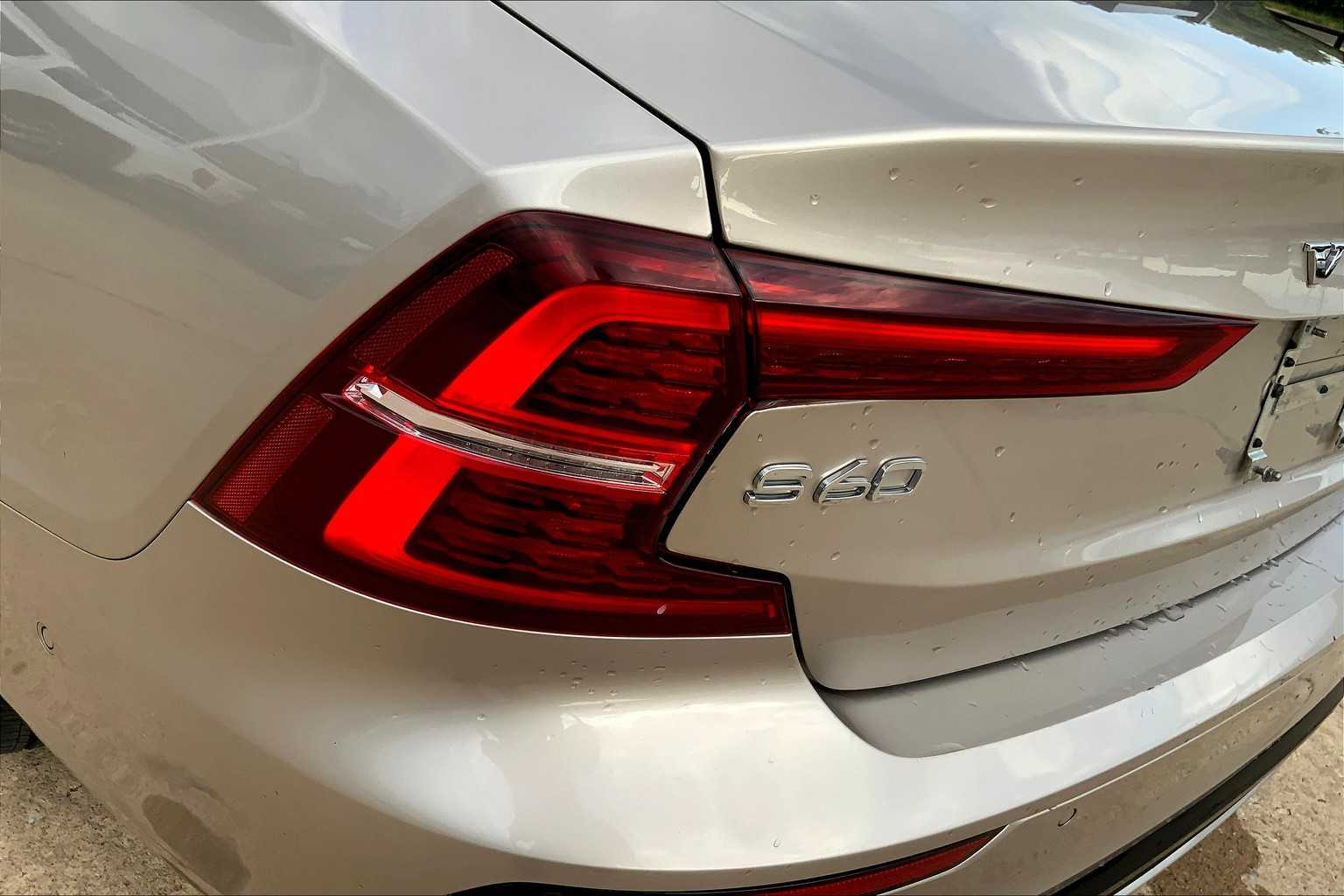 2024 Volvo S60 Plus photo 27