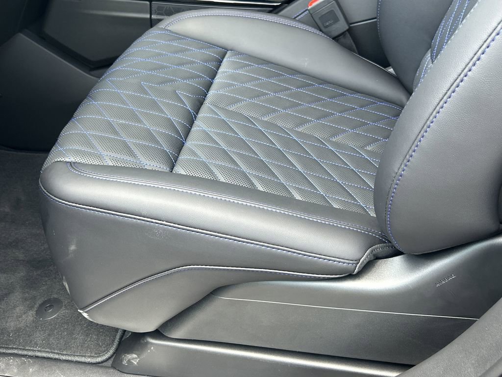 2026 Cadillac Escalade Luxury photo 21