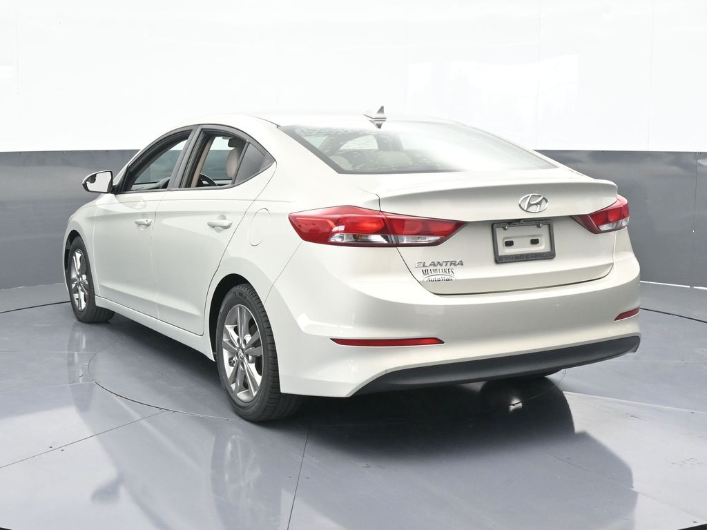 2017 Hyundai Elantra SE photo 4