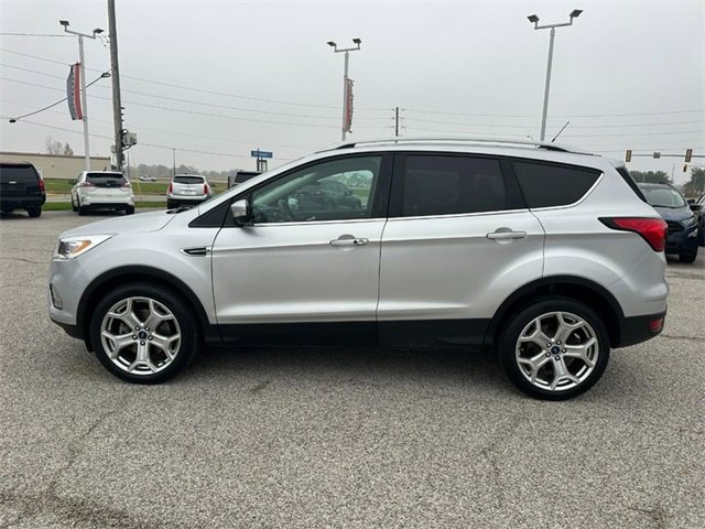 2019 Ford Escape Titanium photo 2