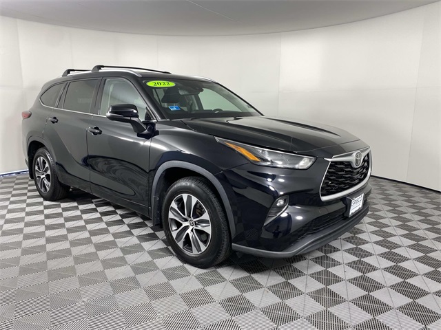 2022 Toyota Highlander XLE's photo