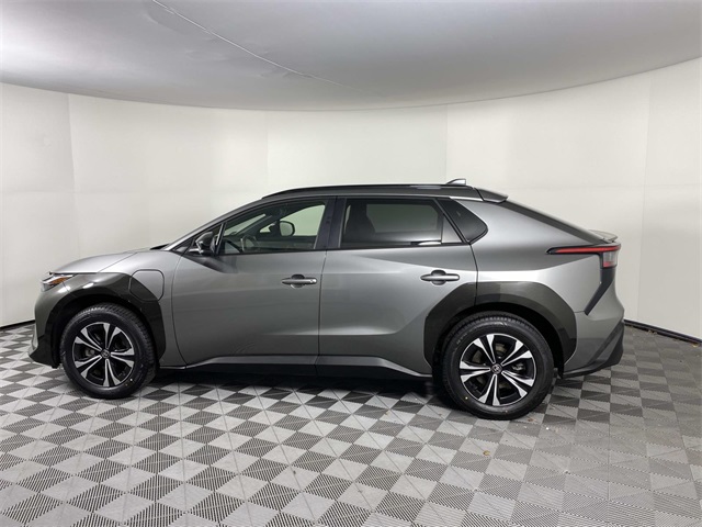 2023 Toyota bZ4X XLE photo 4