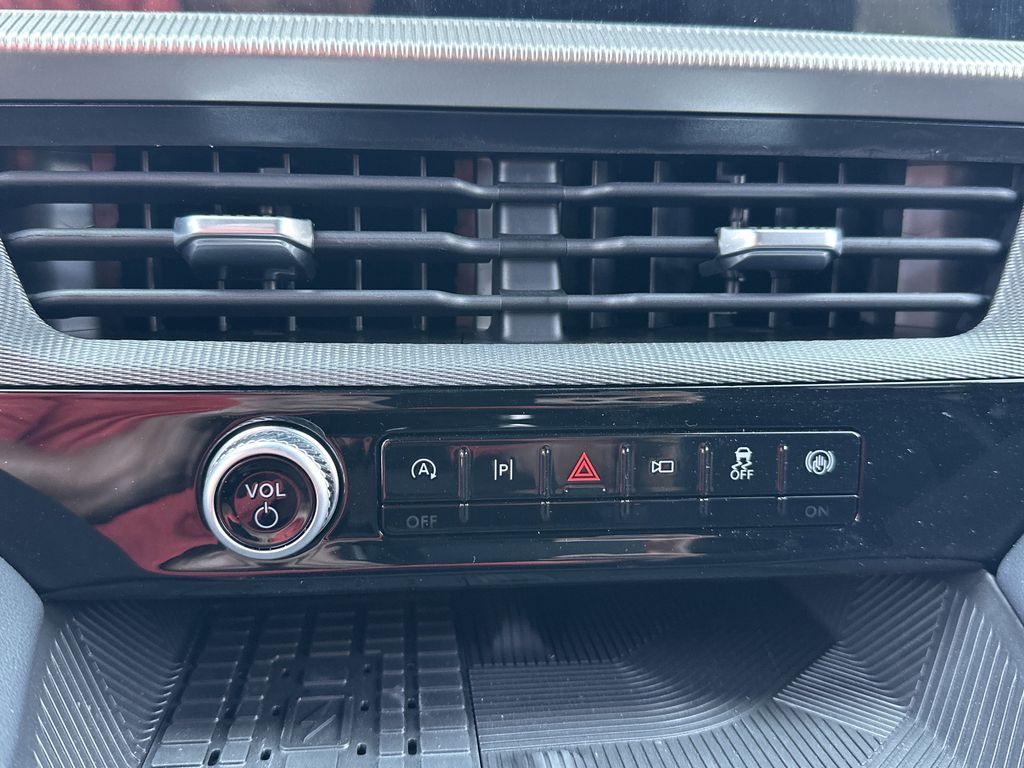2025 Ford Explorer ST photo 4