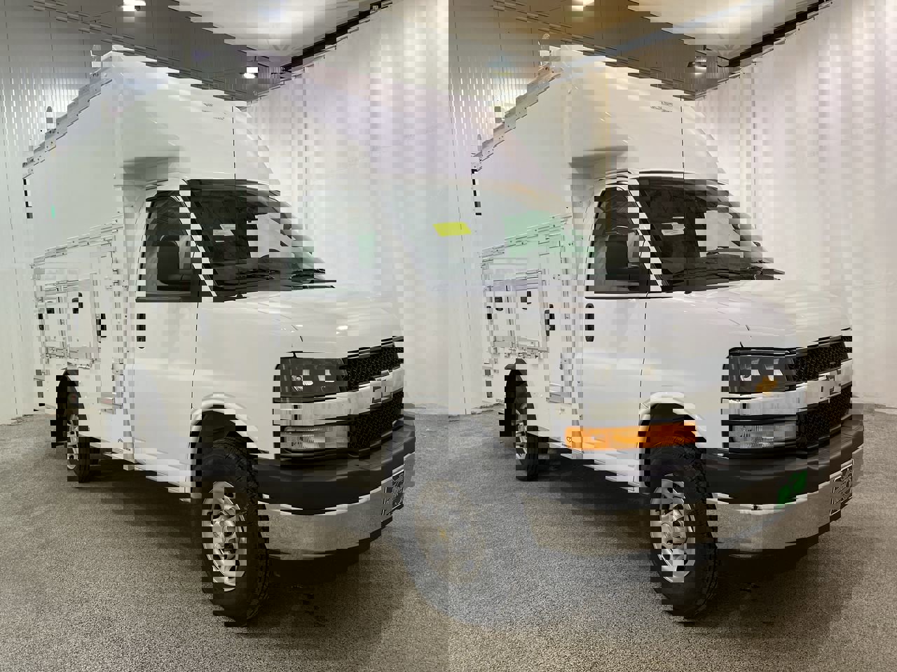 2025 Chevrolet Express Cutaway Base's photo