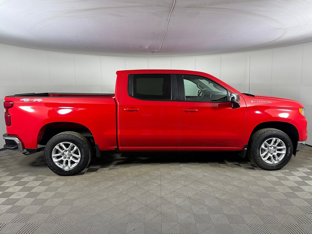 2022 Chevrolet Silverado 1500 LT photo 13