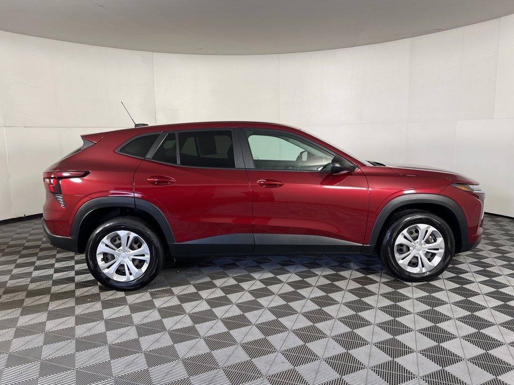 2024 Chevrolet Trax LS photo 11