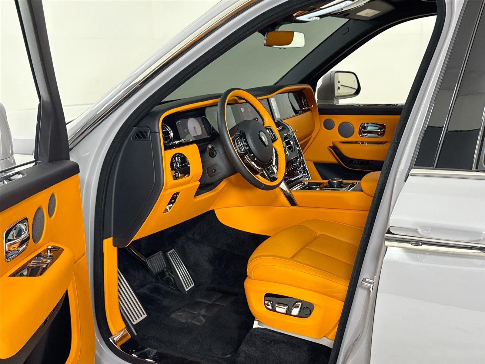 2025 Rolls Royce Cullinan RR photo 12