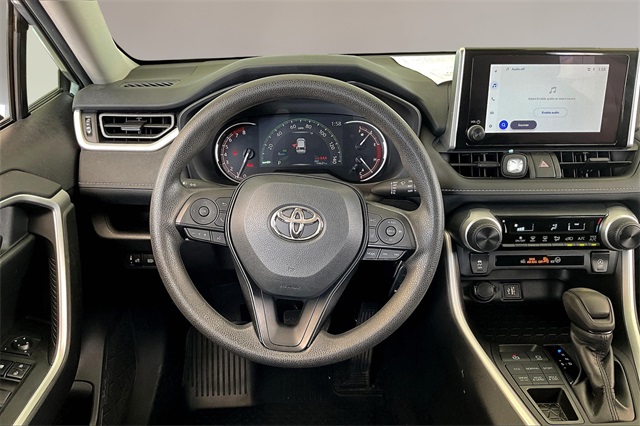 2024 Toyota RAV4 LE photo 4