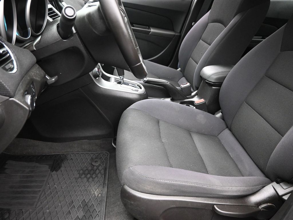 2014 Chevrolet Cruze photo 10