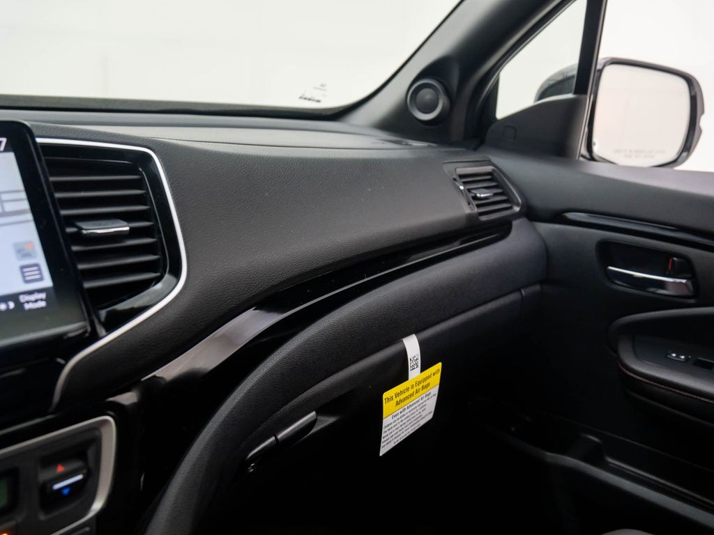2025 Honda Ridgeline Black Edition photo 26