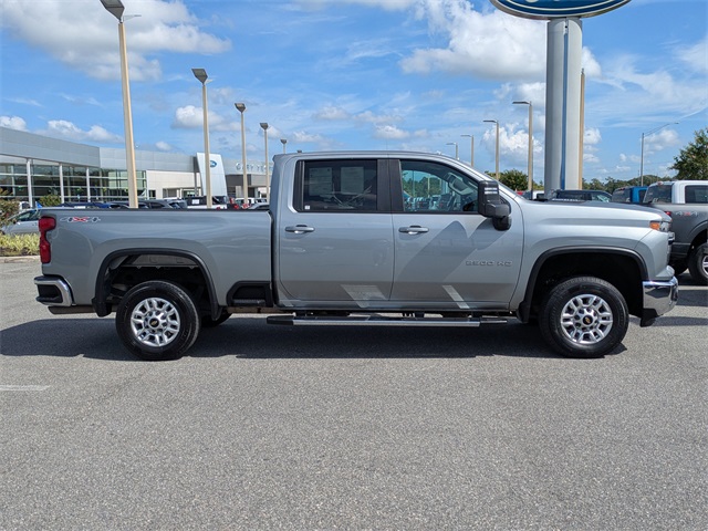 2024 Chevrolet Silverado 2500HD LT photo 3