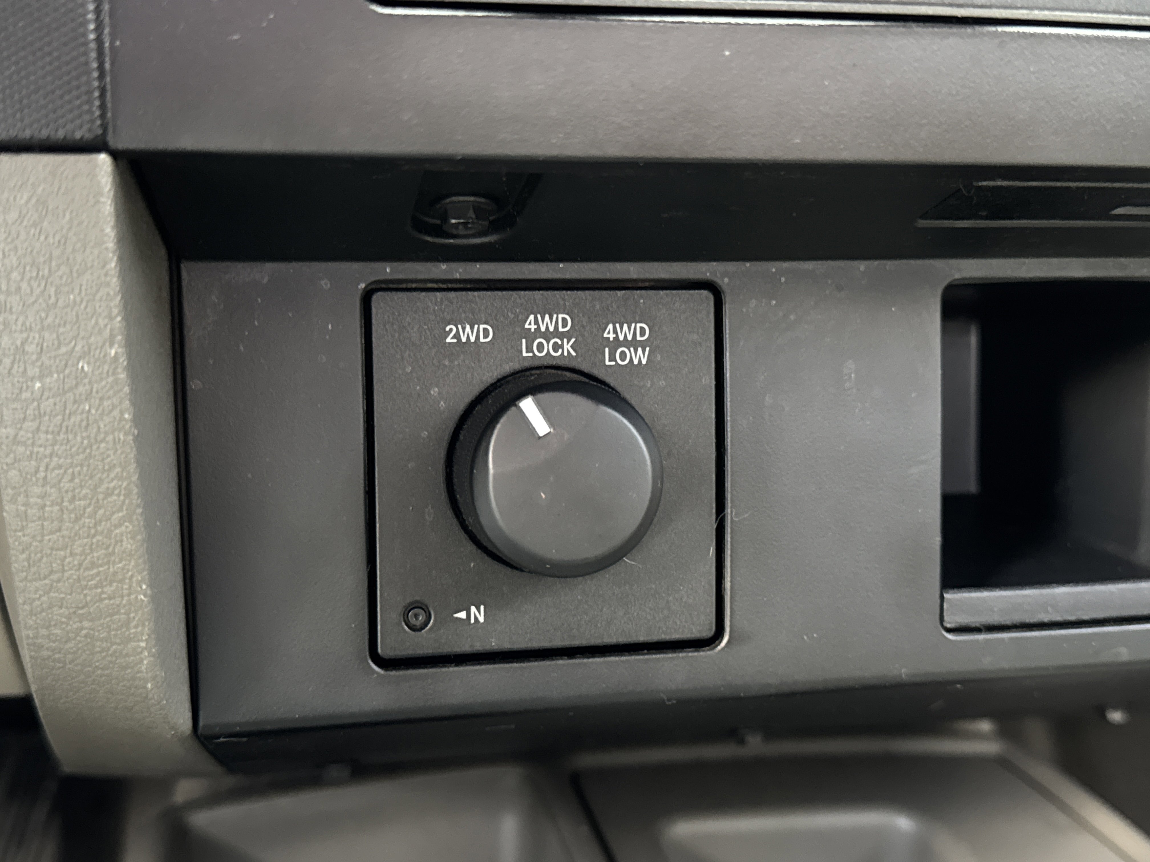 2010 Dodge Dakota SXT photo 4
