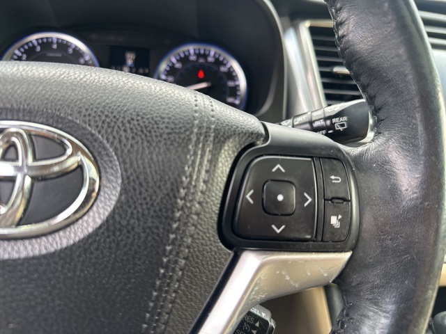2015 Toyota Highlander Limited photo 13