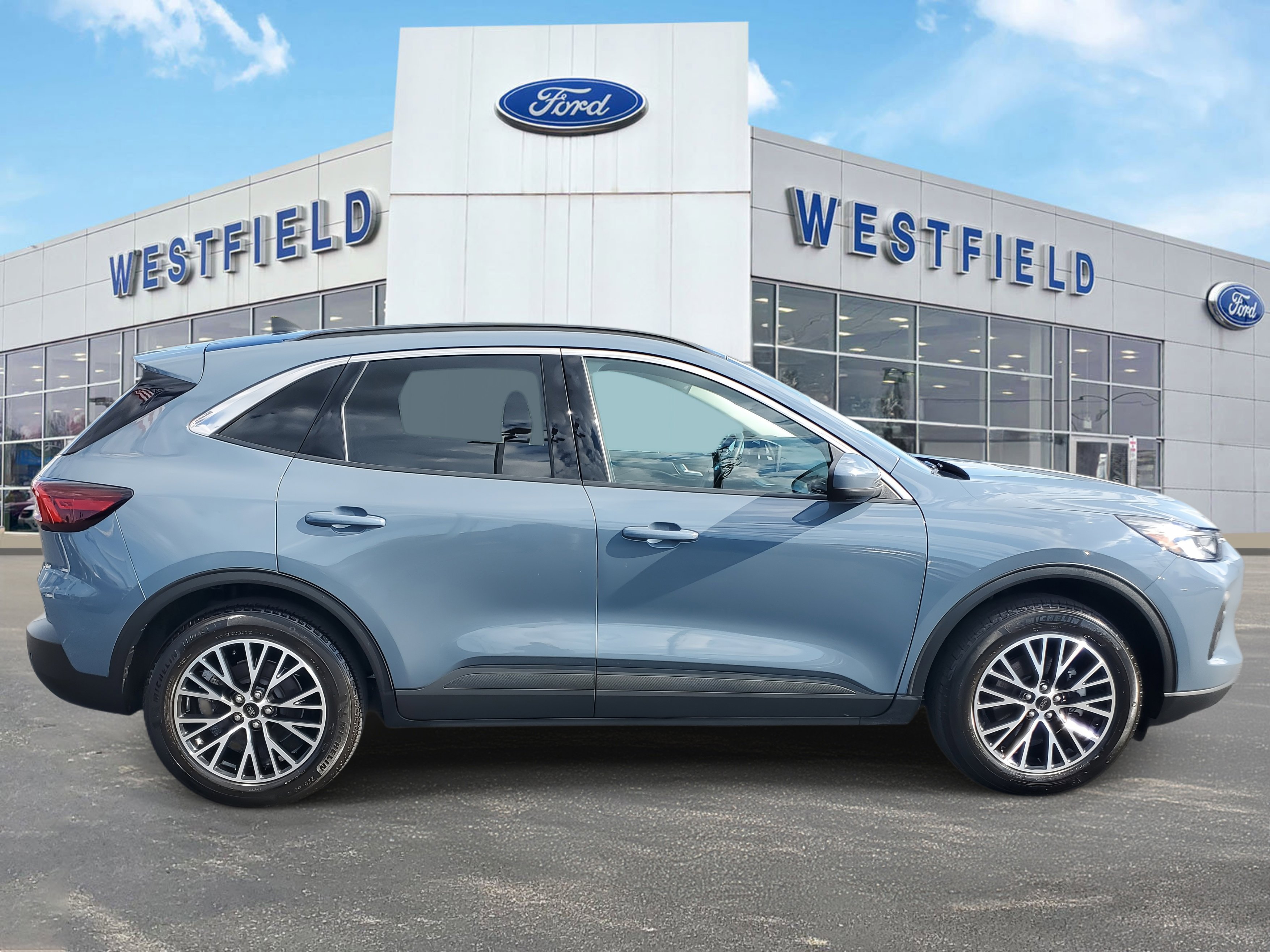 2023 Ford Escape photo 2