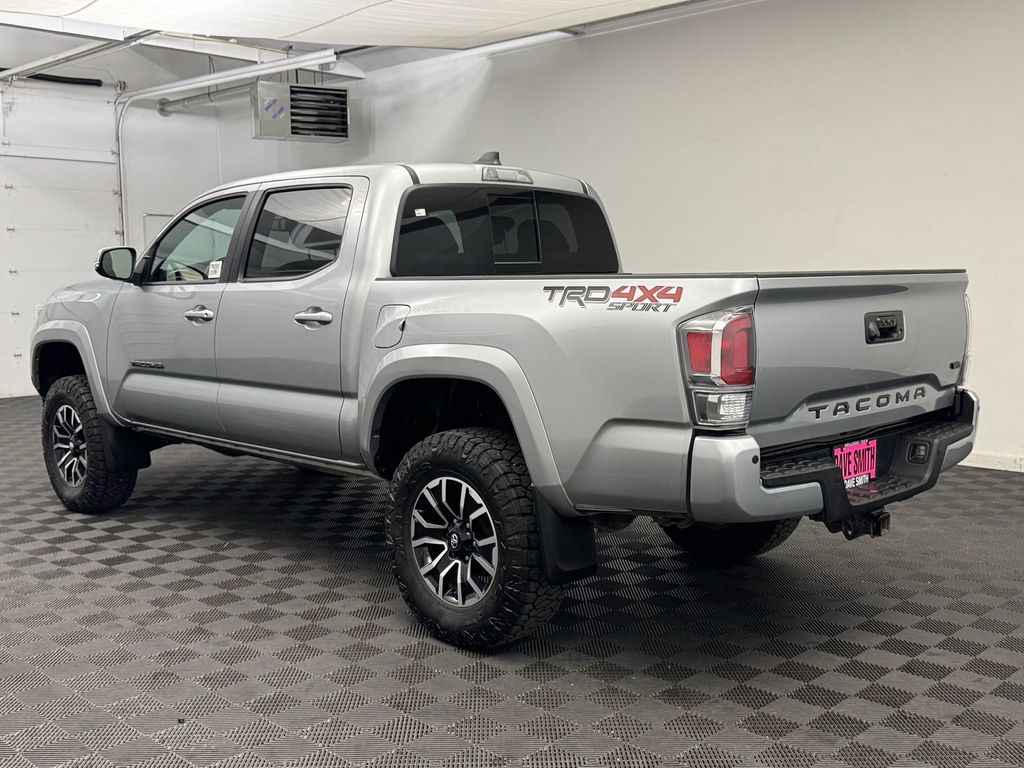 2023 Toyota Tacoma TRD Sport V6 photo 3