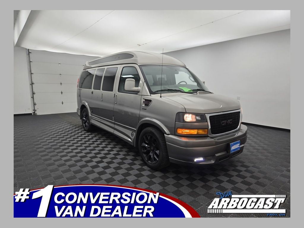 2023 GMC Savana Cargo Work Van's photo