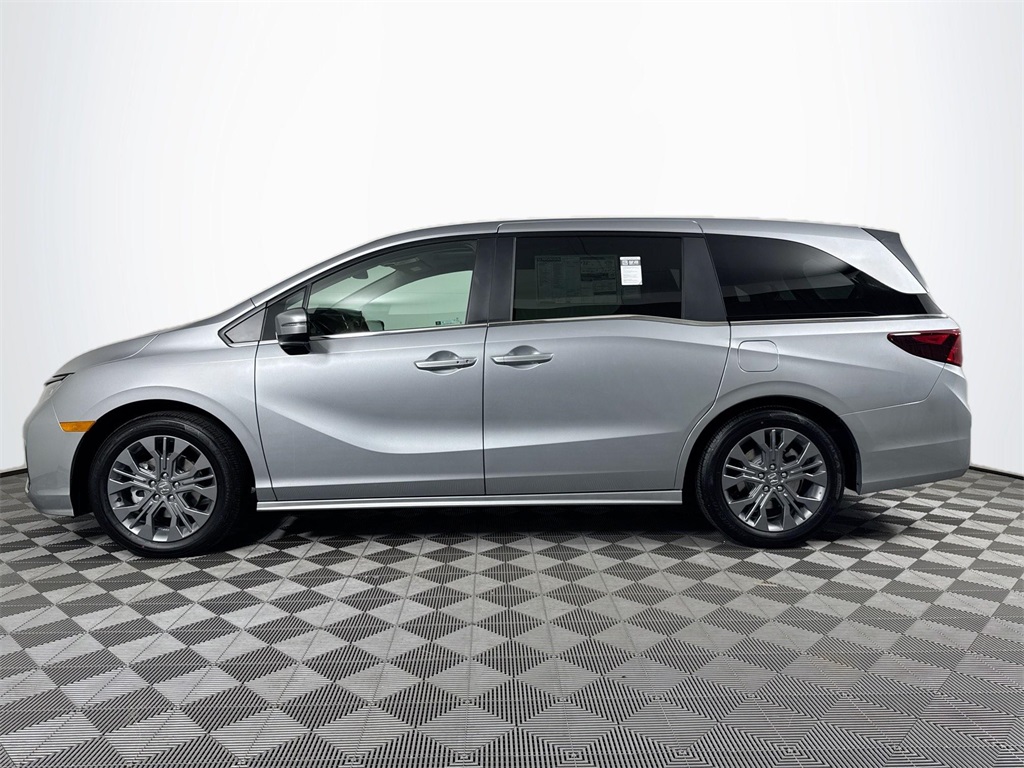 2026 Honda Odyssey Touring photo 2