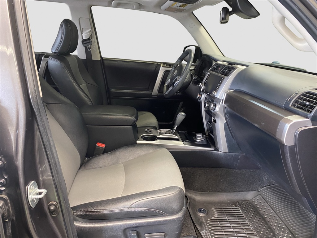2021 Toyota 4Runner SR5 Premium photo 21