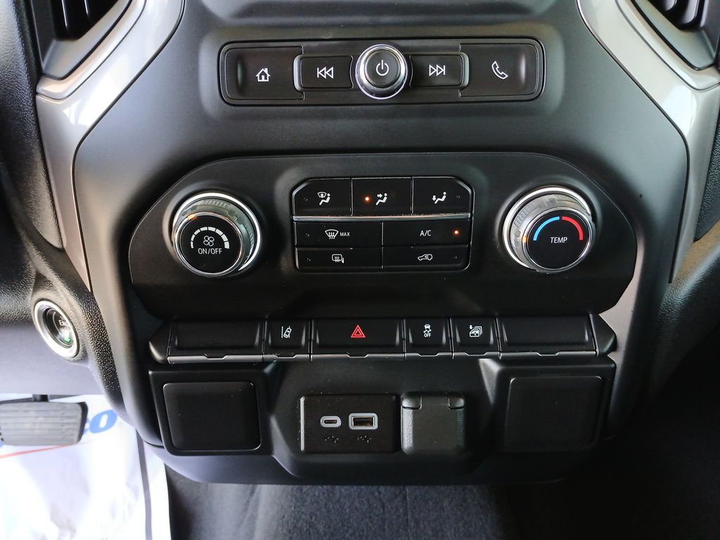 2024 Chevrolet Silverado 2500HD Custom photo 33