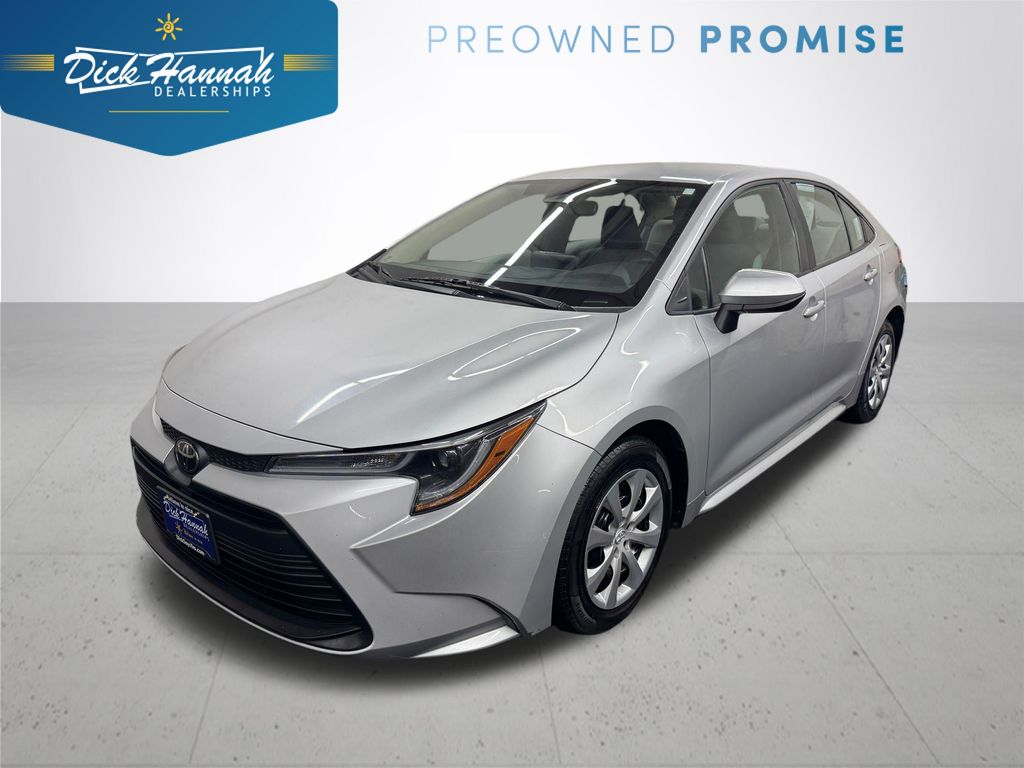2023 Toyota Corolla LE's photo