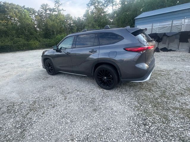 2023 Toyota Highlander L photo 4