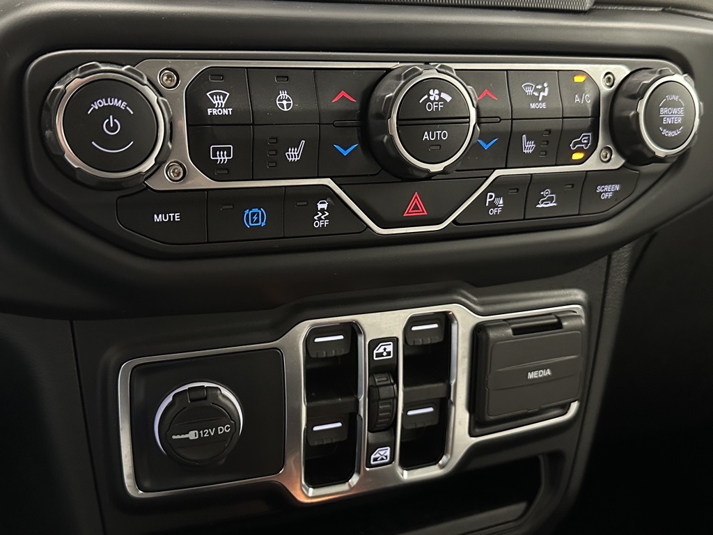 2022 Jeep Wrangler Unlimited Sahara High Altitude 4xe photo 30
