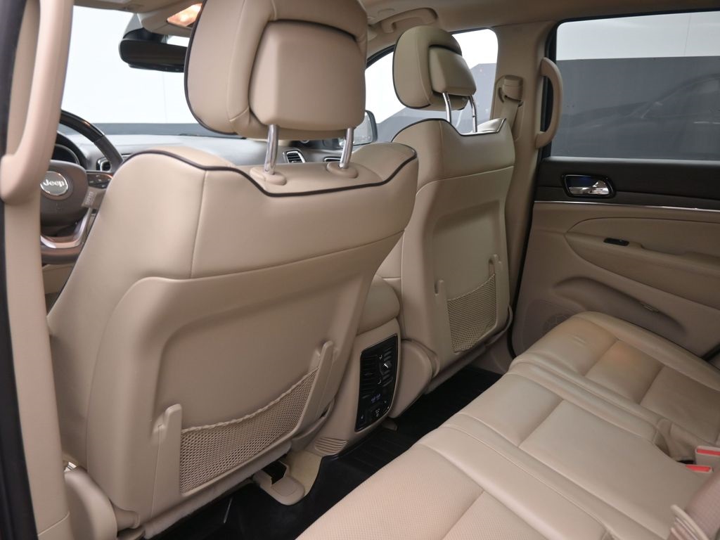 2020 Jeep Grand Cherokee Overland photo 12