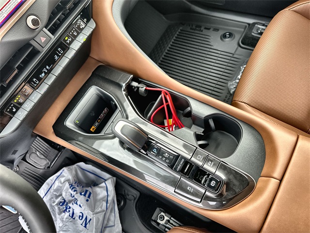 2025 Toyota Crown Signia Limited photo 27