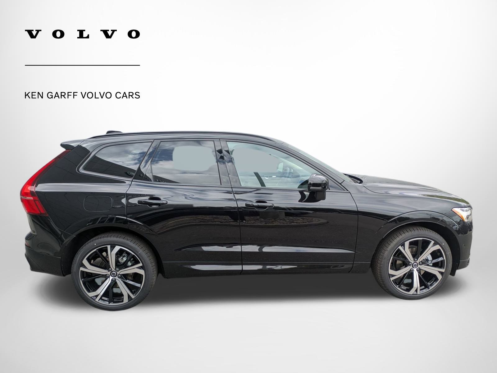 2025 Volvo XC60 photo 2