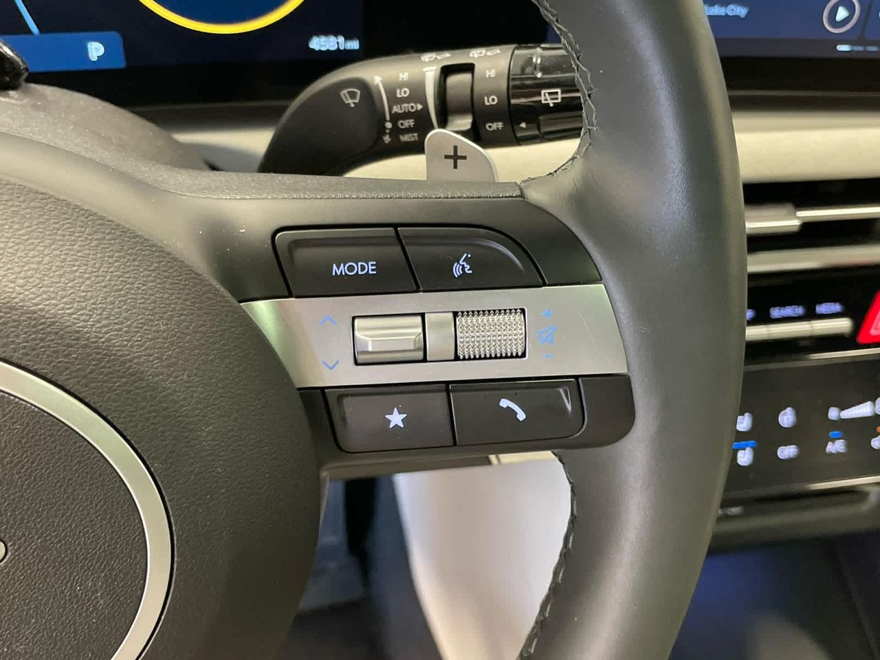 2025 Hyundai Tucson Limited photo 32