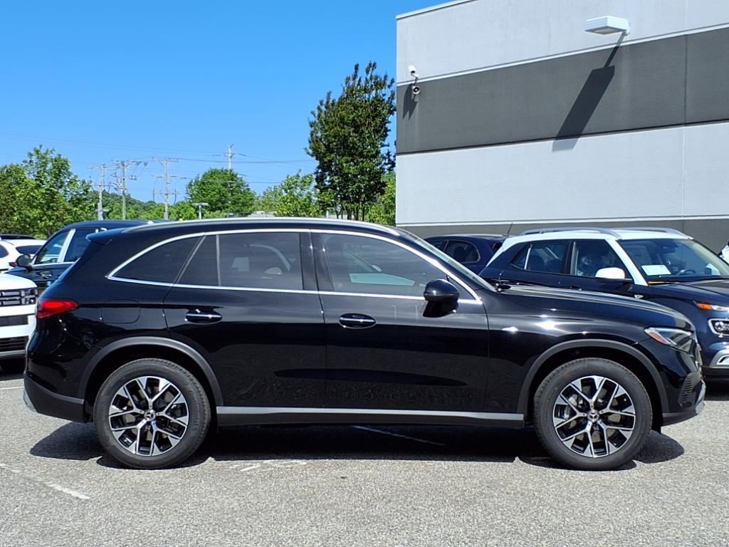 2025 Mercedes Benz GLC 350e 4MATIC photo 3