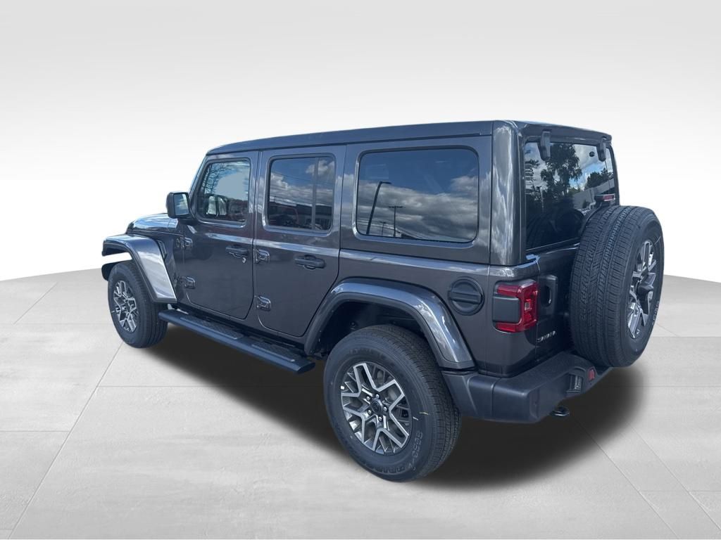 2025 Jeep Wrangler Sahara photo 3