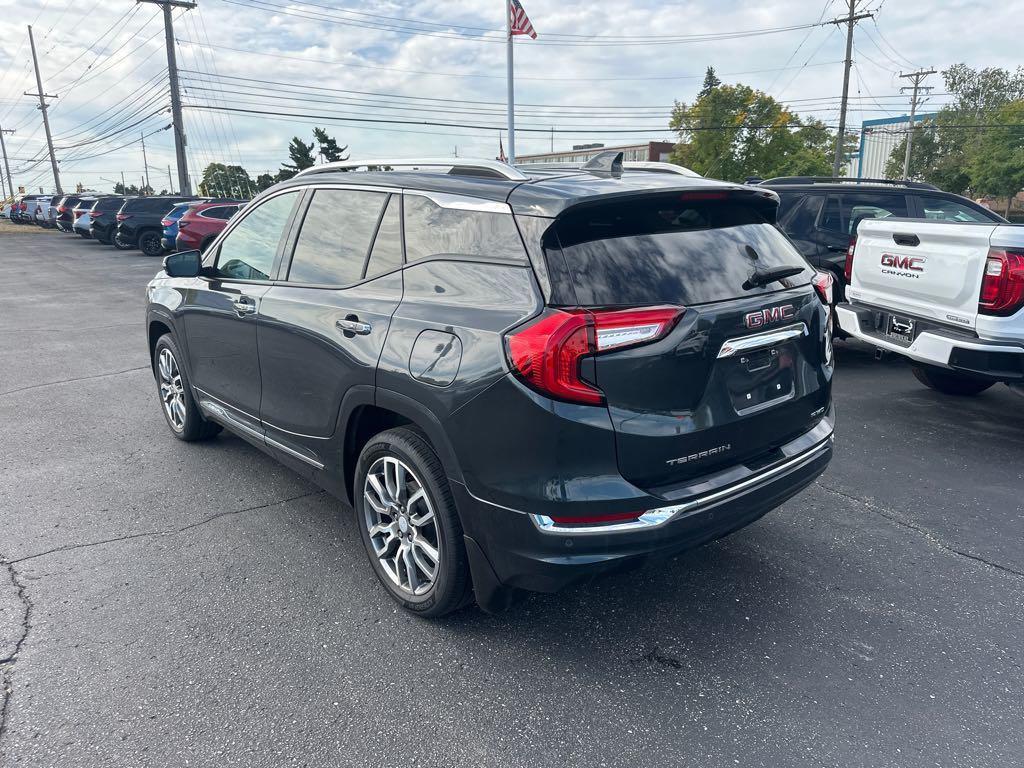 2022 Gmc Terrain Denali photo 2