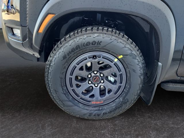 2025 Nissan Frontier PRO-4X photo 22