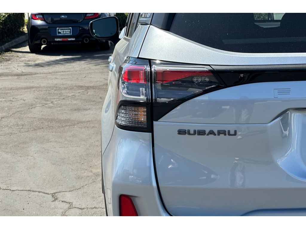 2025 Subaru Forester Premium photo 24