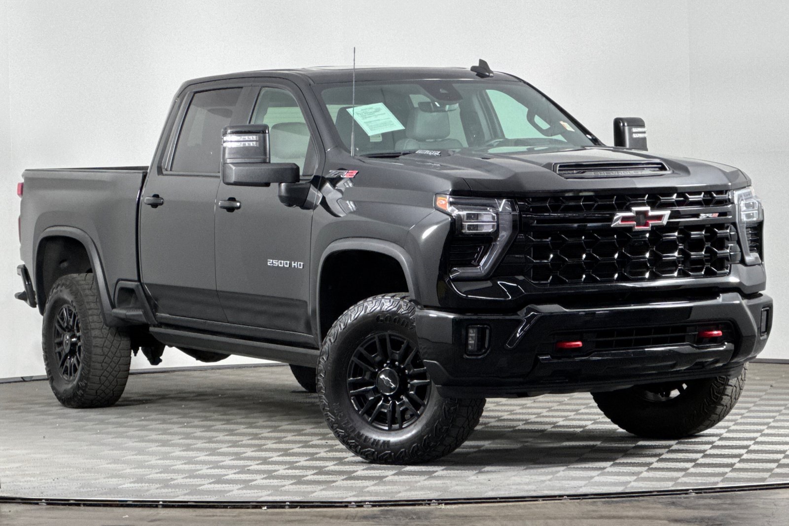 2024 Chevrolet Silverado 2500HD ZR2 photo 2
